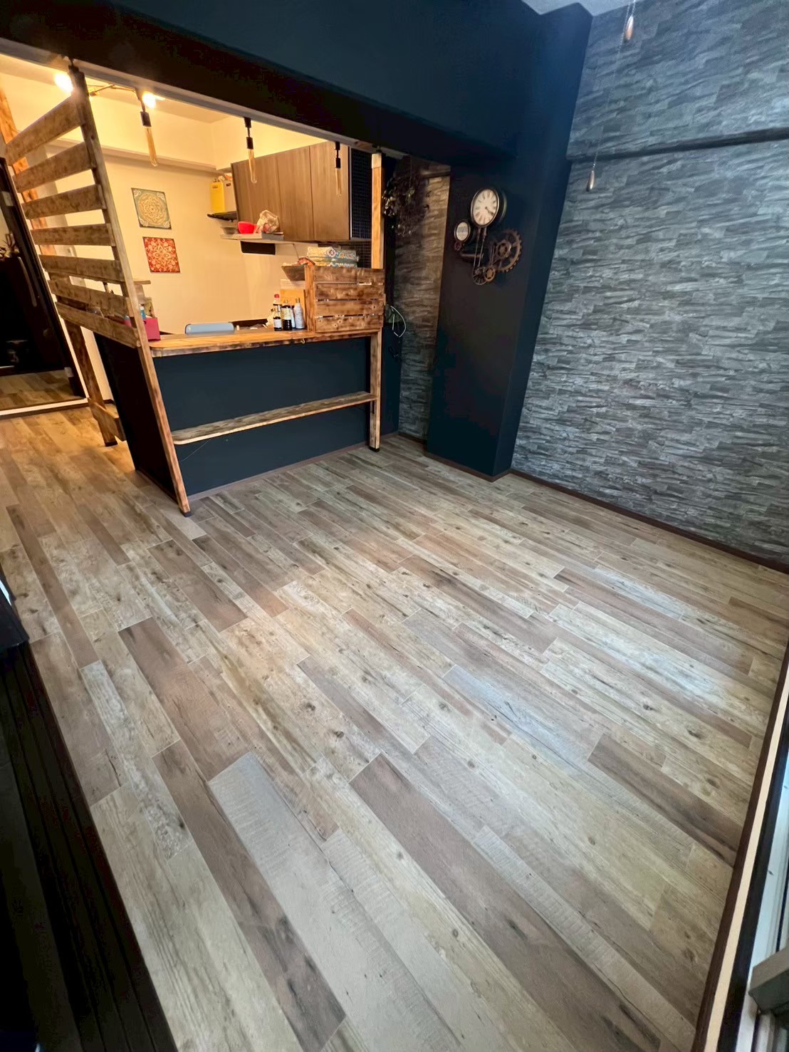 フロアタイル上貼り工事